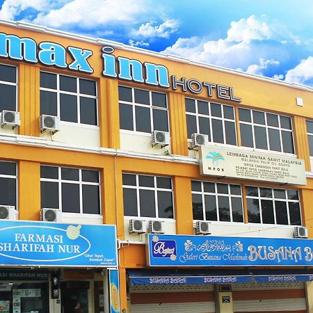 Max Inn Hotel Parit Raja Exterior foto