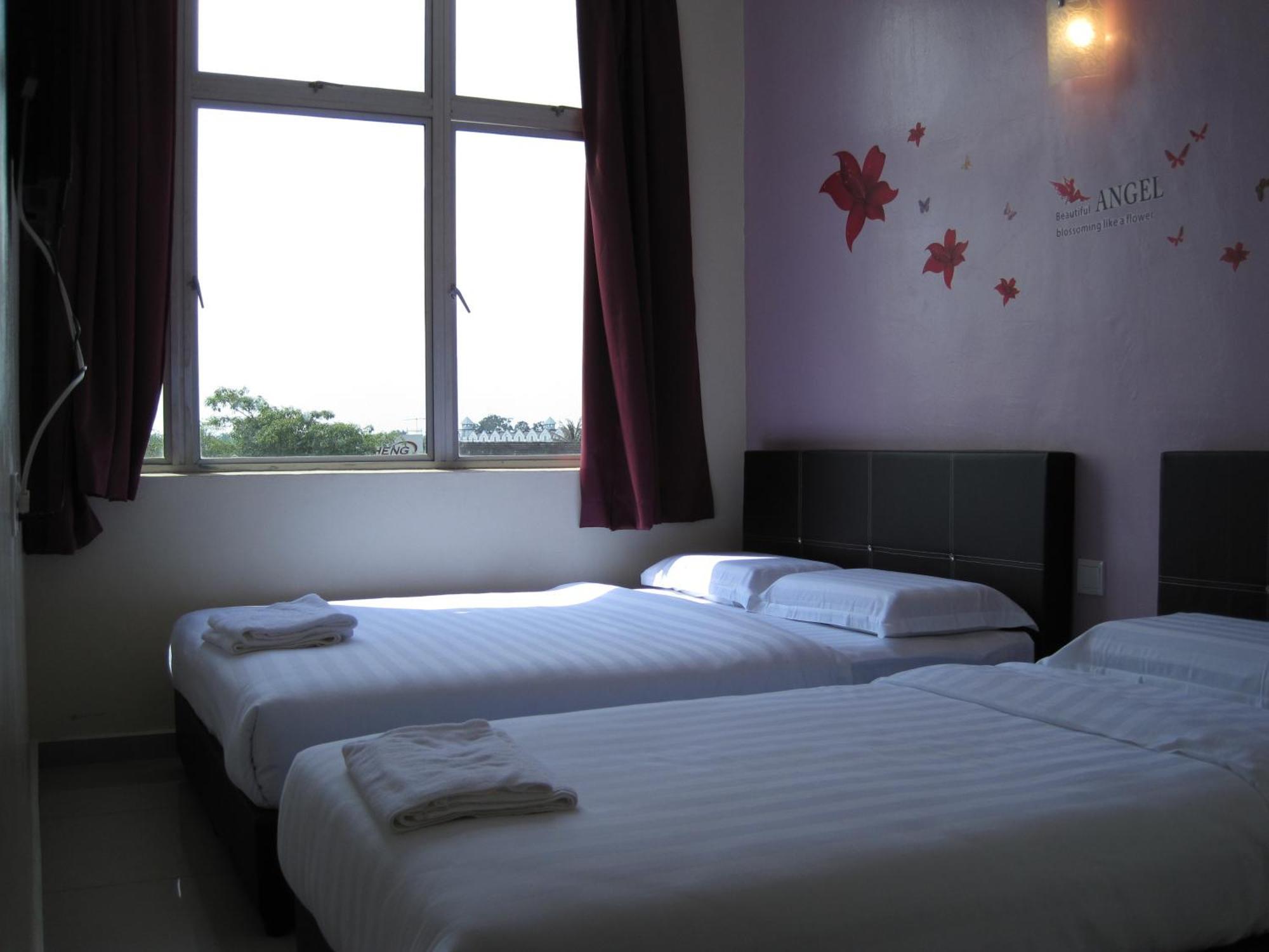 Max Inn Hotel Parit Raja Cameră foto